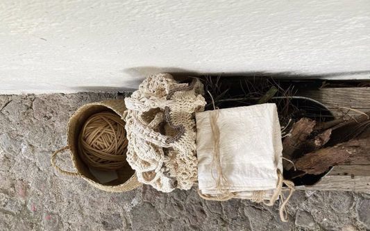 Texturas que cuentan historias: guía para identificar lo hecho a mano